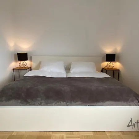 Arthome Luxury 4 Close Metzingen * Frickenhausen (Baden-Wurttemberg)